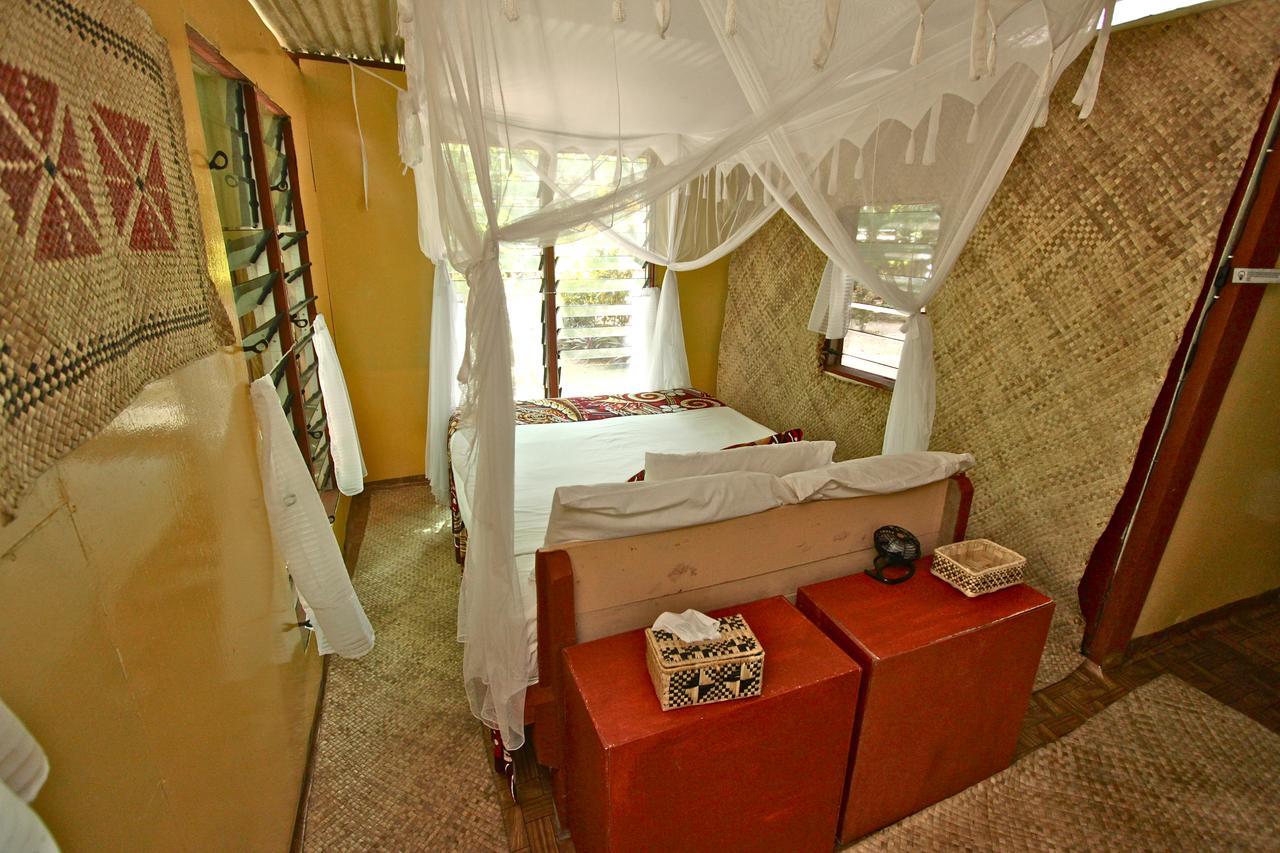 Dolphin Bay Divers Retreat Hotel Vatolotolo Exterior photo
